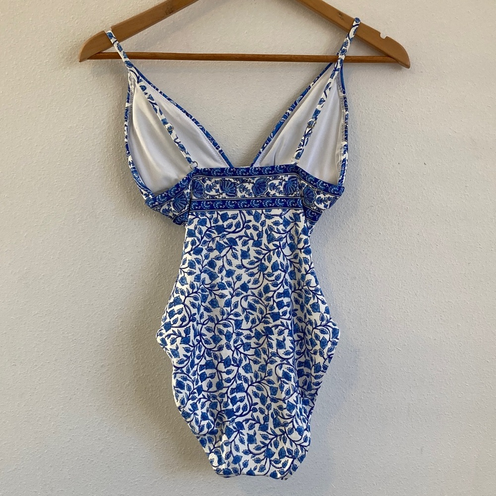 J.Crew Ruched plunge one-piece in bandana block print Blue and White Size 2 - Picture 3 of 9